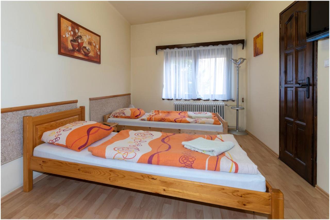 Szeker Fogado Bed and Breakfast Bátonyterenye Εξωτερικό φωτογραφία